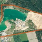 Luftbild des Brelinger Berges mit markierten Kiesabbaustellen, Kieswerk Negenborn